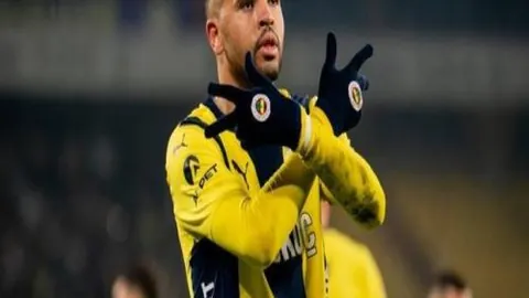 中国U19男足陈泽仕领队首战速战速平澳洲队